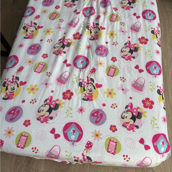 Disney Minnie Mouse Crib Sheets Pink Floral Baby Nursery Fitted Sheet - Picture 3 of 3